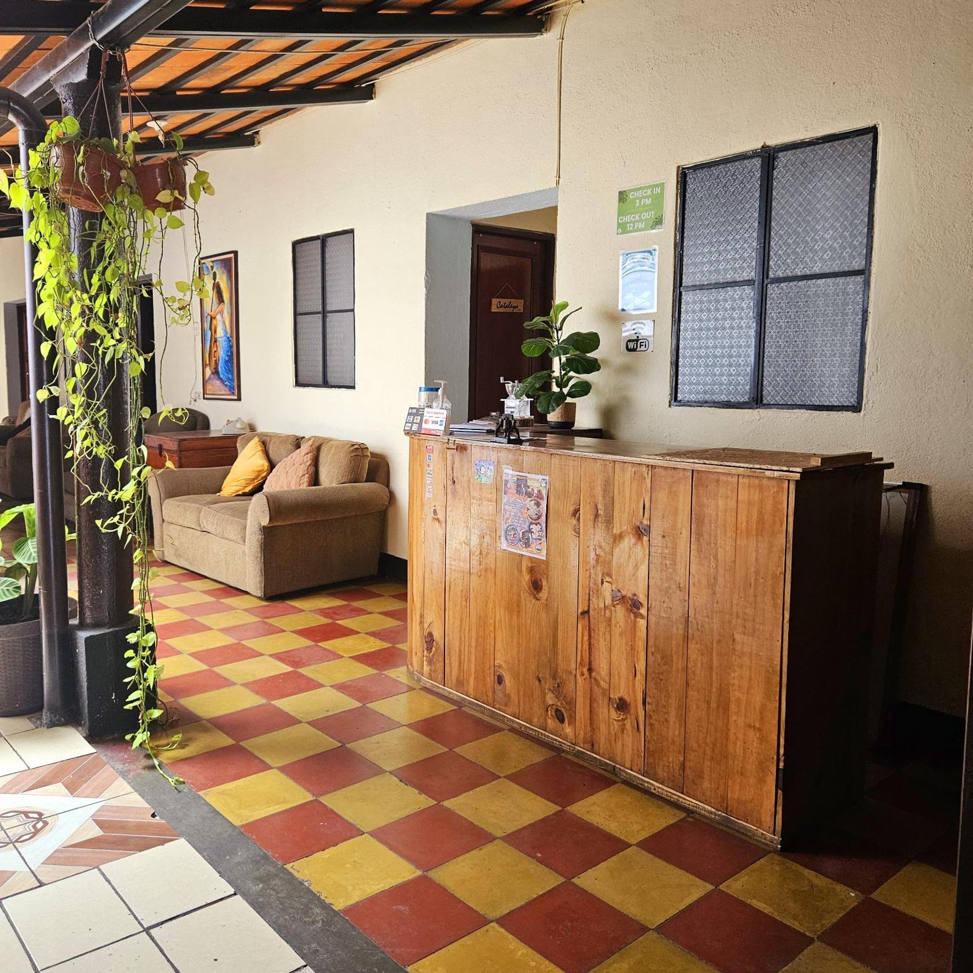 Cermeno'S House Hotel Antigua Exterior photo