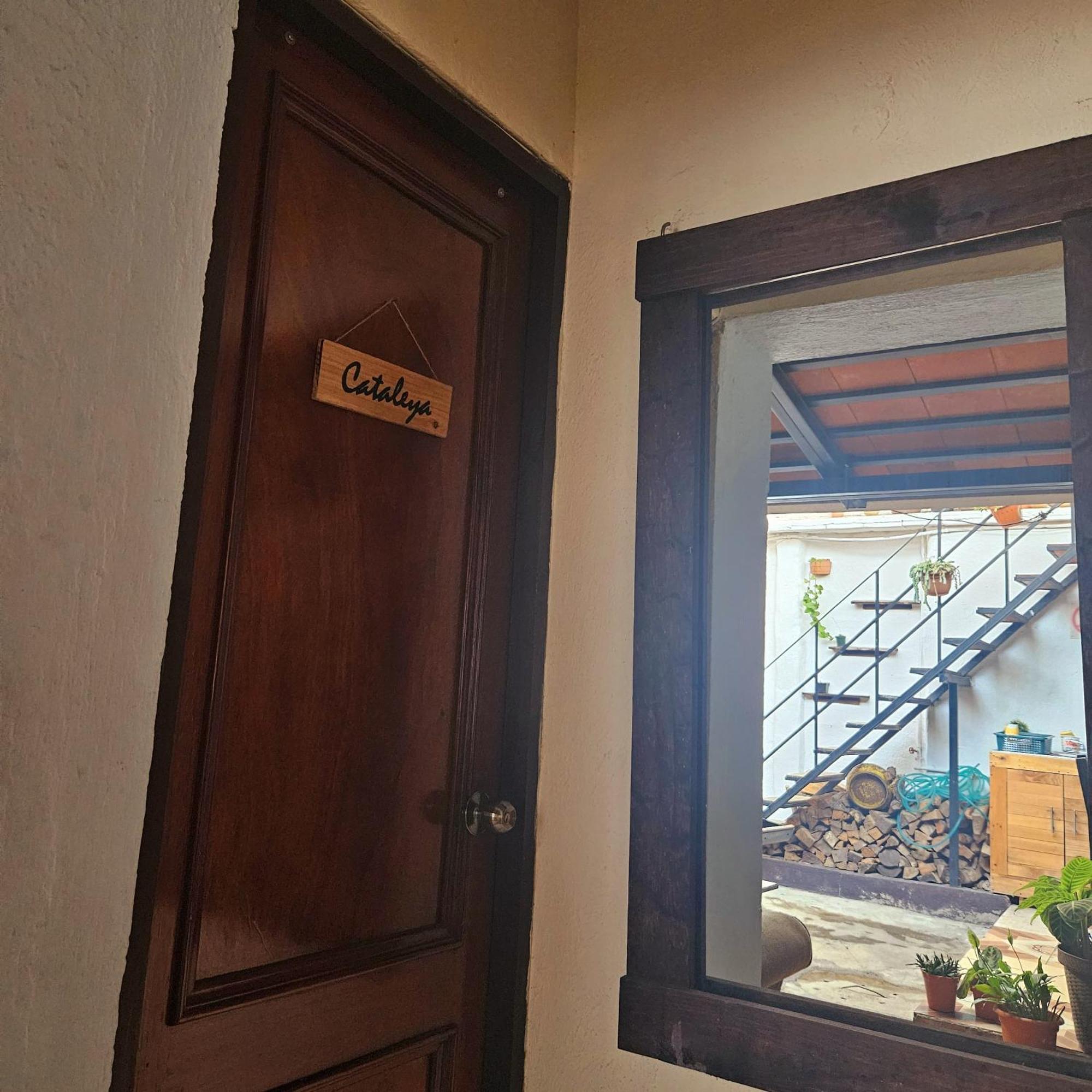 Cermeno'S House Hotel Antigua Exterior photo