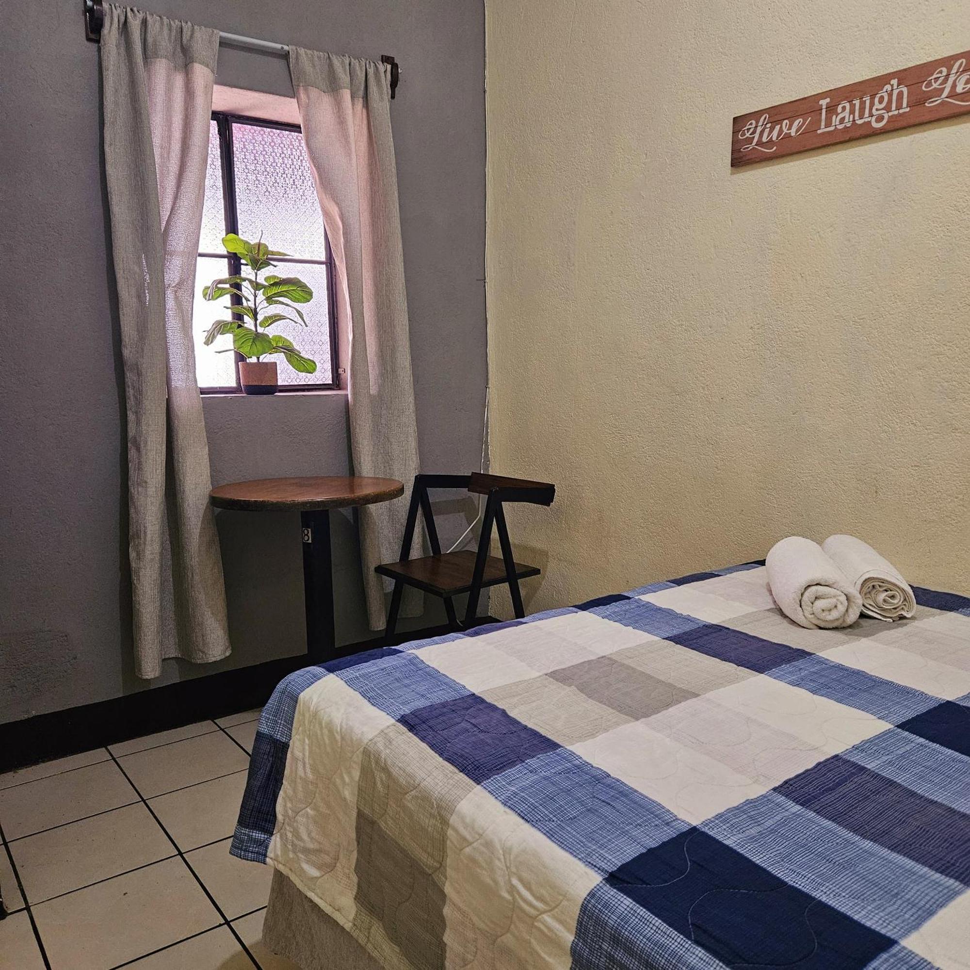 Cermeno'S House Hotel Antigua Exterior photo